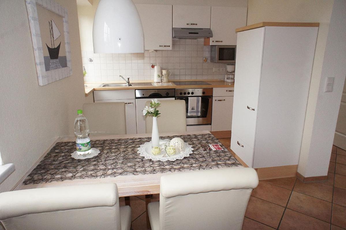 Haus Wyden Apartment Utersum Екстериор снимка